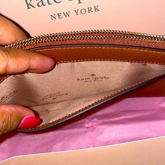 Kate Spade Wristlet Pebbled Leather - Picture 4 of 15